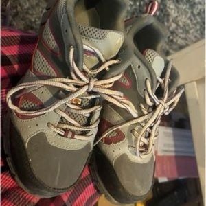 Ladies steel toe shoes